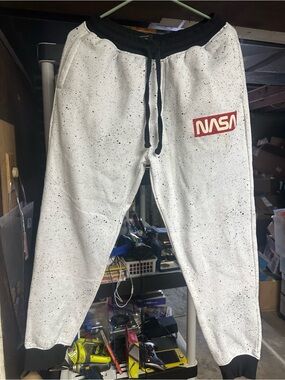 NASA Men’s White Speckled Jogger Pants